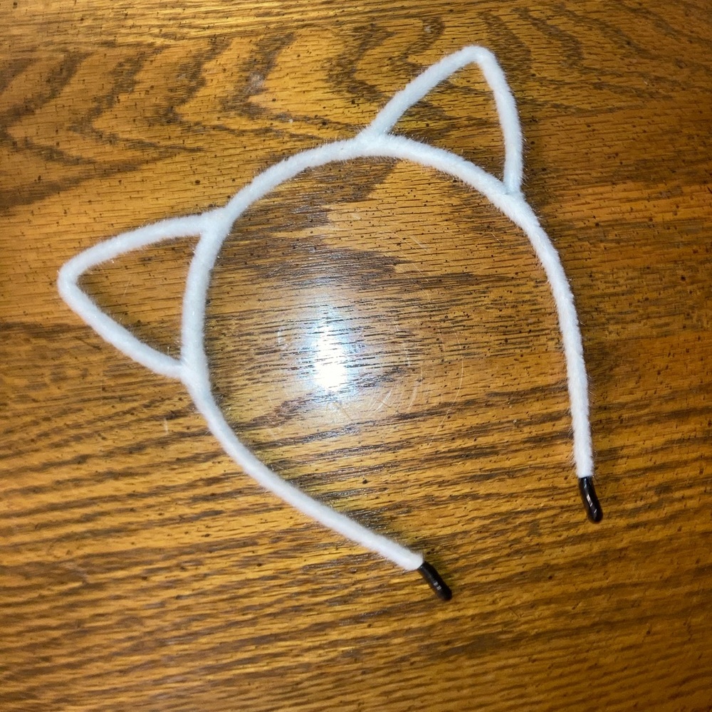 Cat Ear Fuzzy Kitty Headband  NWOT -White - Picture 2 of 3